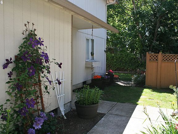 3rd image of 11013 NE 43rd Cir