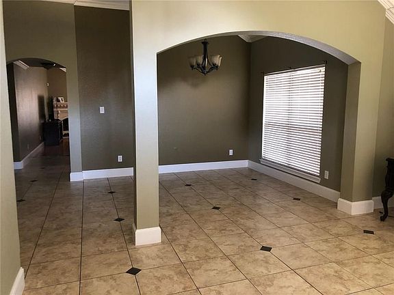 2nd image of 1405 Paula Ln