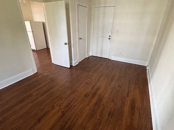 4th image of 969 SW 2nd St APT 7