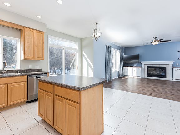 3rd image of 37548 Lyons Woods Ct