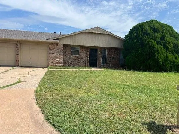 6115 SW Park Pl, Lawton, OK 73505