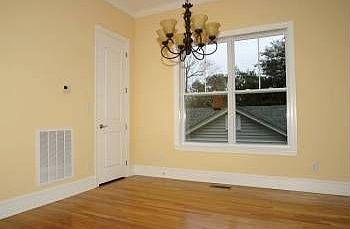 3rd image of 4008 Oak St