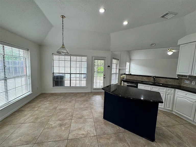 1718 Berkoff Dr — Photo 24