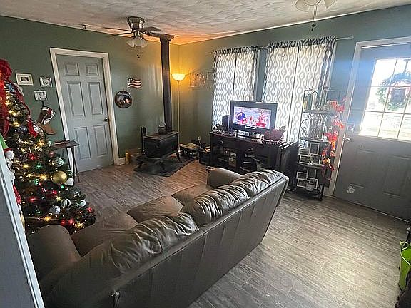 5th image of 284 Rickard St NW