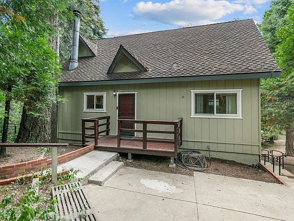 3rd image of 326 Klamath Dr