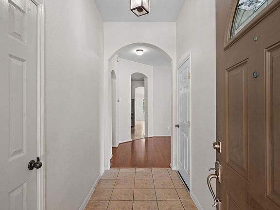 2nd image of 882 Shadow Creek Blvd