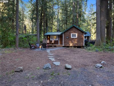 24706 E Hillview Dr, Rhododendron, OR, 97049