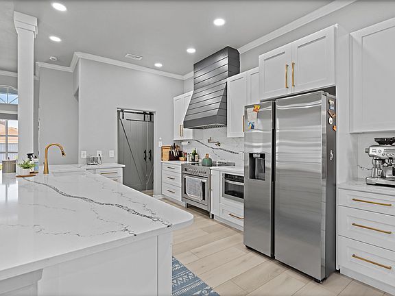 5th image of 15705 Escapade St