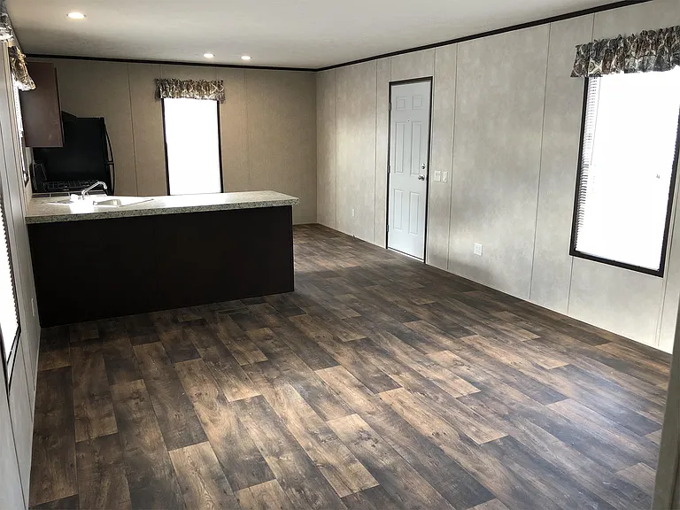 2955 Dekalb St #13 — Photo 14