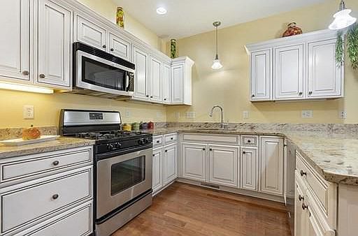4th image of 9 Carrington Way