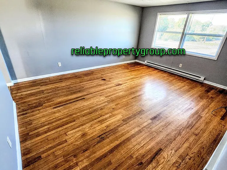10737 Old Decatur Rd — Photo 4