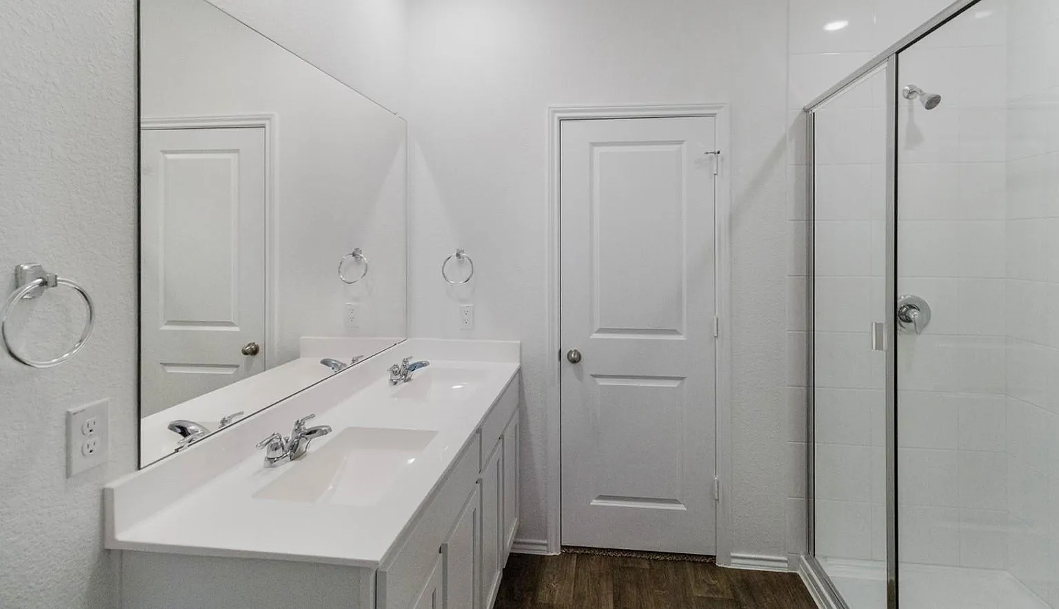 4 bed, 2.5 bath, 1754 sqft, $2,100 — Photo 3