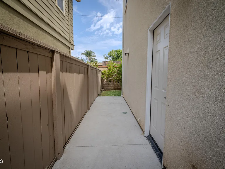 525 Shell Harbor Ln #525 — Photo 16