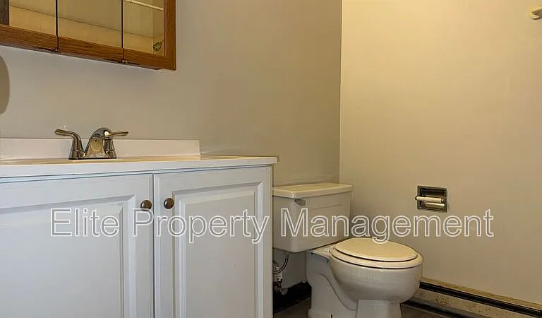 25 Royal Crest Dr #A — Photo 9