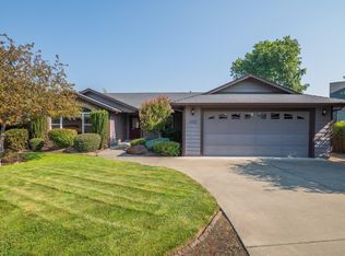 932 SW Princess Cir, Grants Pass, OR 97527