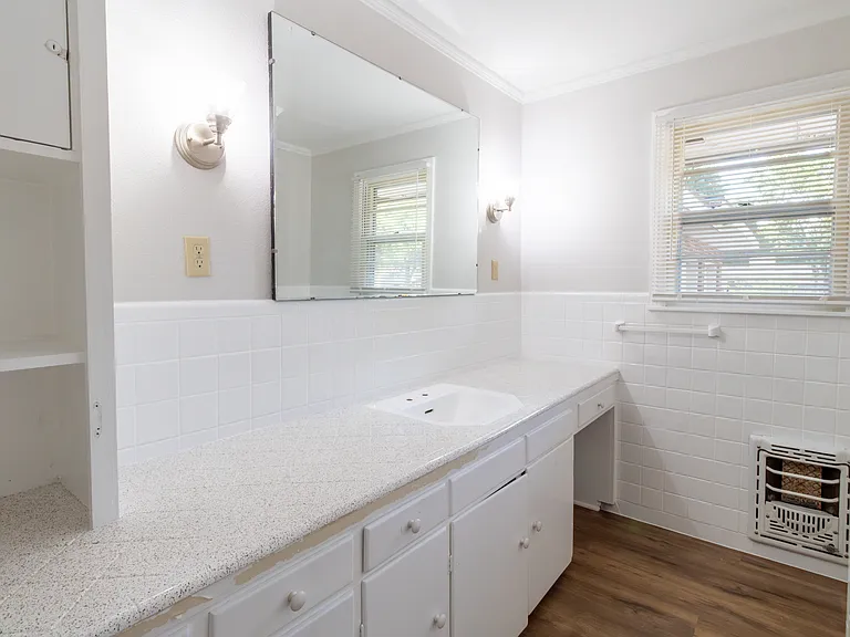 2400 Hampstead Ln — Photo 23