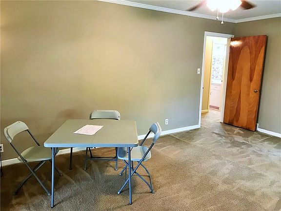 5th image of 1002 Sunset Dr