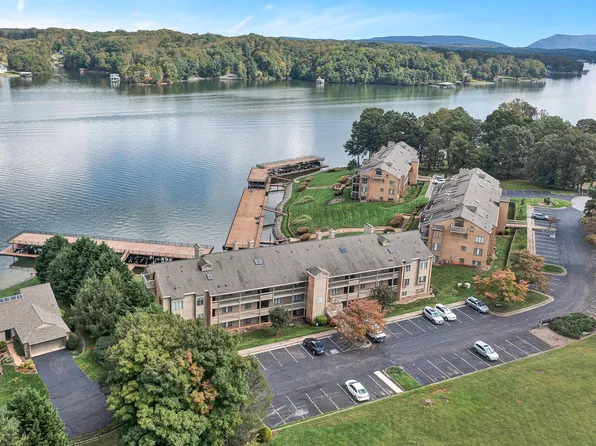 835 Gangplank Rd Unit 114, Moneta, VA 24121