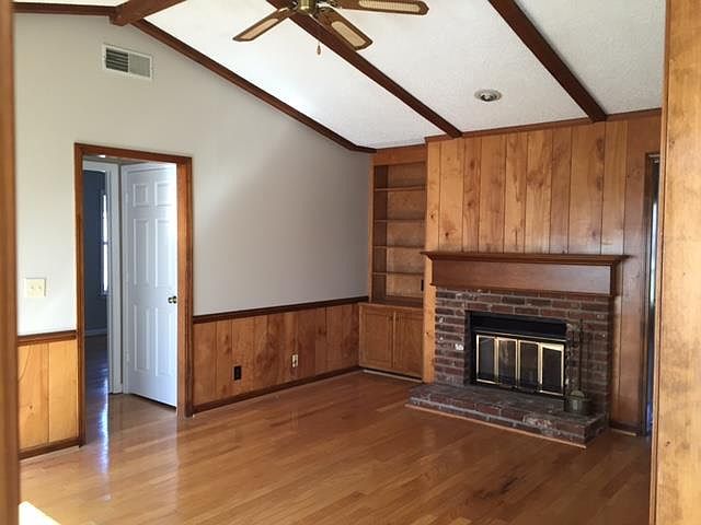1st image of 935 E Northfield Blvd