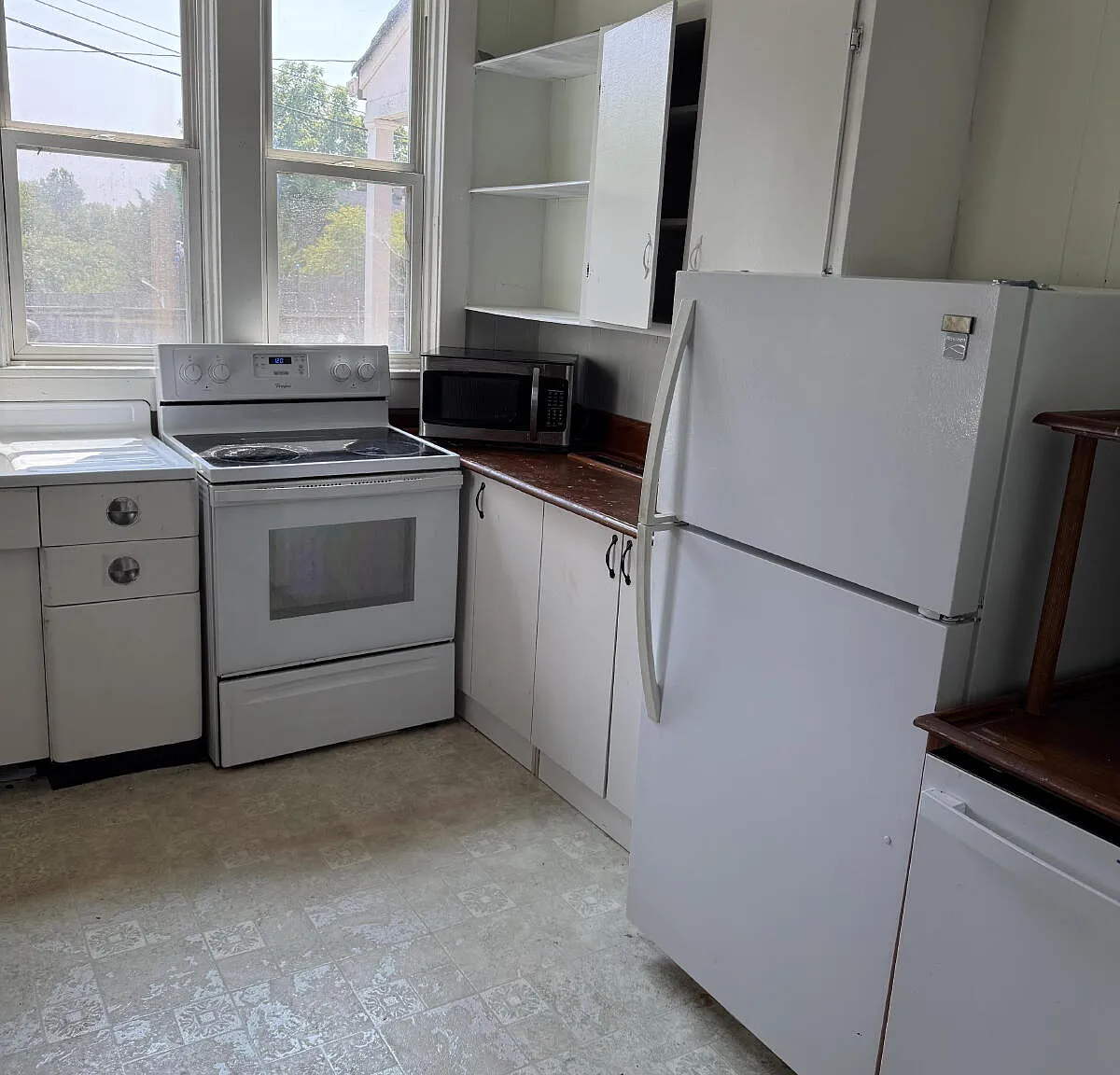 3 bed, 1.0 bath, 1200 sqft, $1,895 — Photo 4