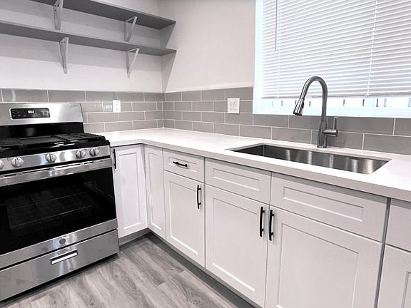 3rd image of 3711 Halldale Ave #5