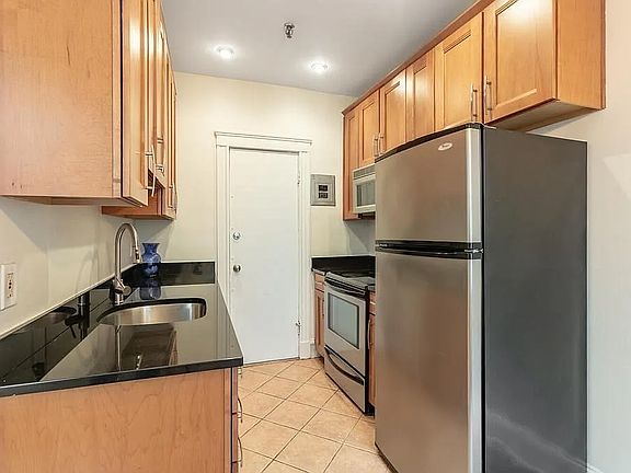 2nd image of 374 Chestnut Hill Ave APT 3