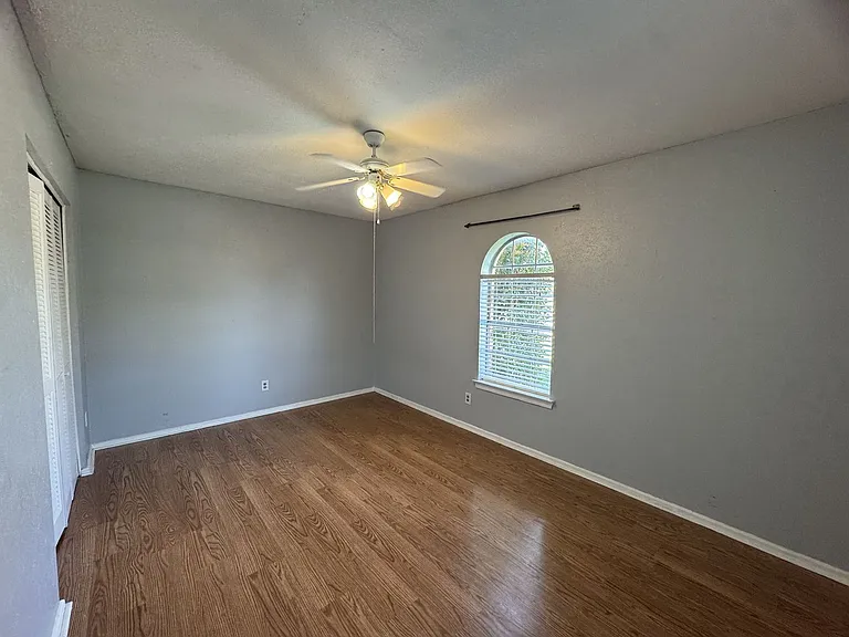 801 Park Plaza Dr — Photo 20