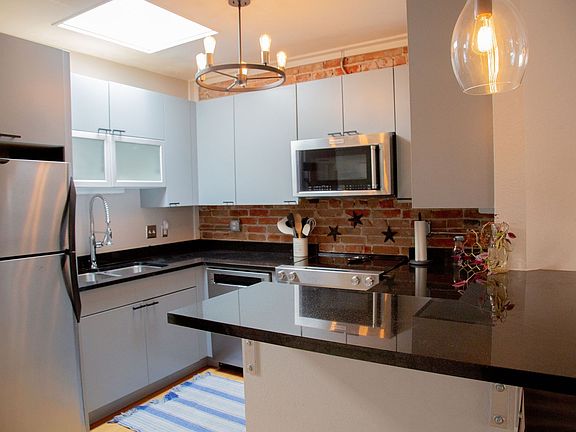 3rd image of 2306 Glenarm Pl Unit 207