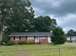 1743 Williamsburg Cir, Florence, SC 29506