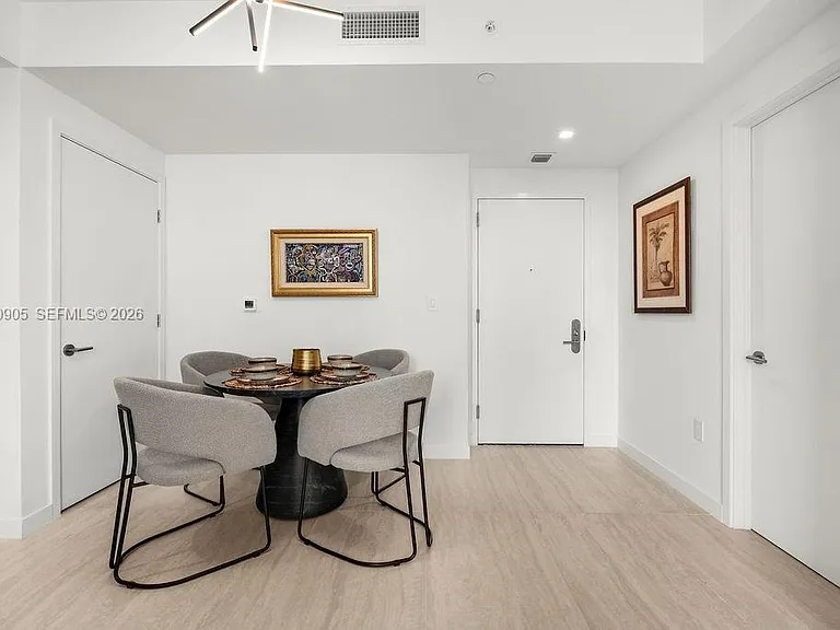 77 SE 5th St #1515 — Photo 5