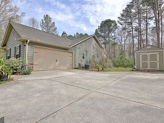 3rd image of 96 E Gordon Rd
