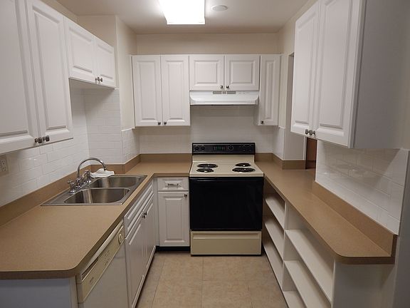 4th image of 4413 Crestwood Dr N