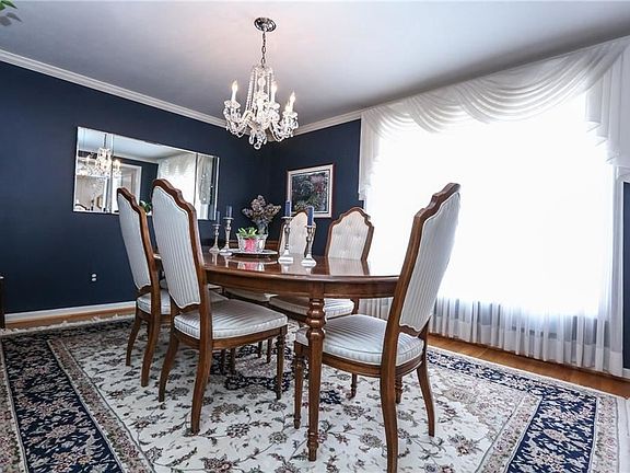 4th image of 47 Manor Hill Dr