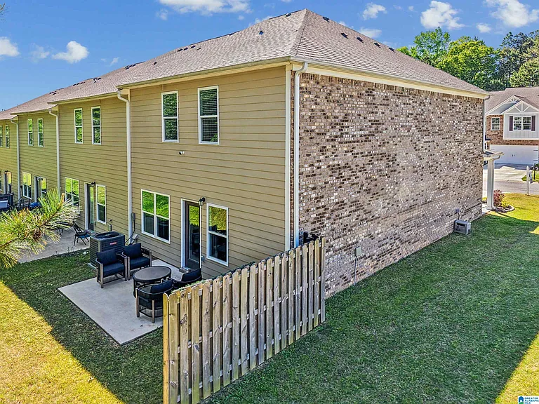 501 Polo Way — Photo 5