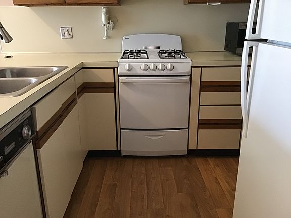 4th image of 2688 Stonegate Dr SW