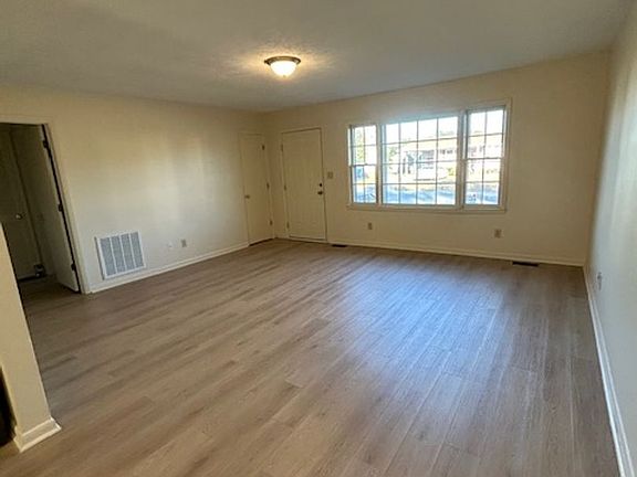 2nd image of 3601B Hillcrest Dr