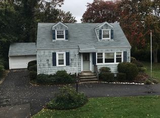 536 Higbie Ln, West Islip, NY 11795