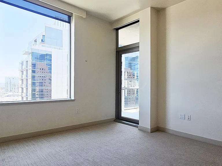 10610 NE 9th Pl — Photo 14