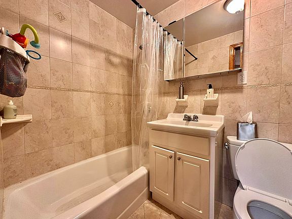 3rd image of 47 W 87th St APT 1
