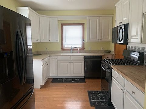 4th image of 1557 Joslyn Ave