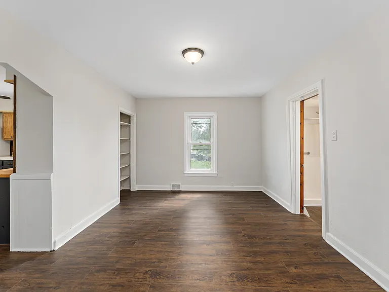 219 Douglas Ave — Photo 11