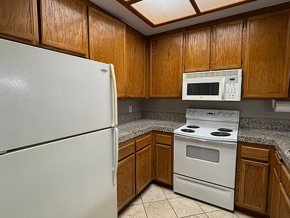 4th image of 2232 River Run Dr #226-1