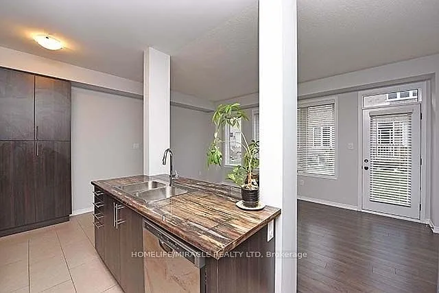 53 Baffin Cres — Photo 6