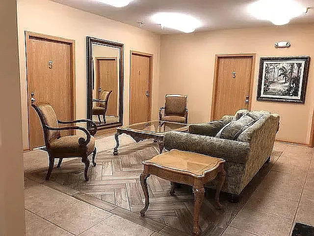 2 bed, 1250 sqft, $2,200 — Photo 2