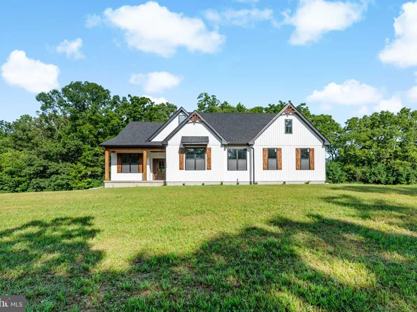 108 Pabaleena Ln, Kearneysville, WV 25430