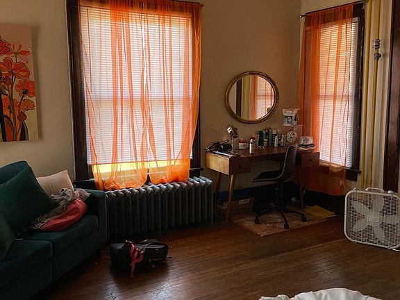 5th image of 804 College Ave