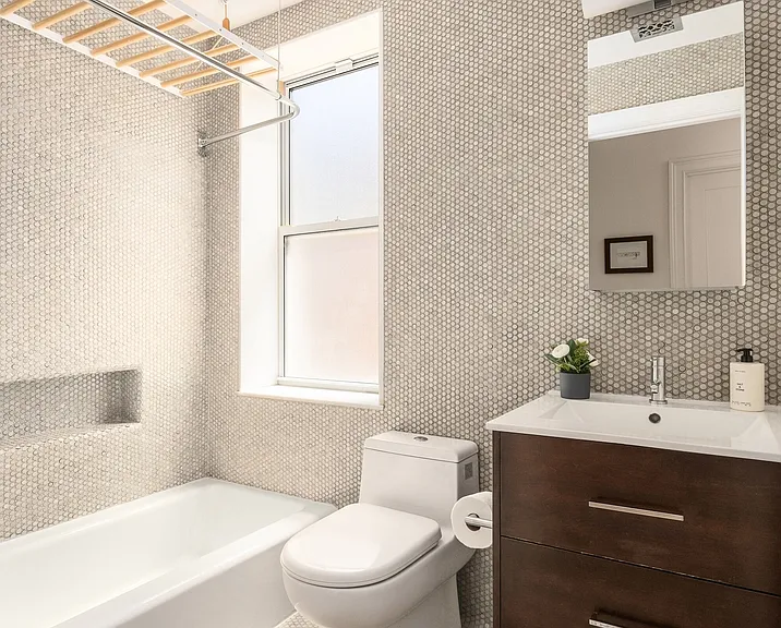 582 2nd St #4 — Photo 12