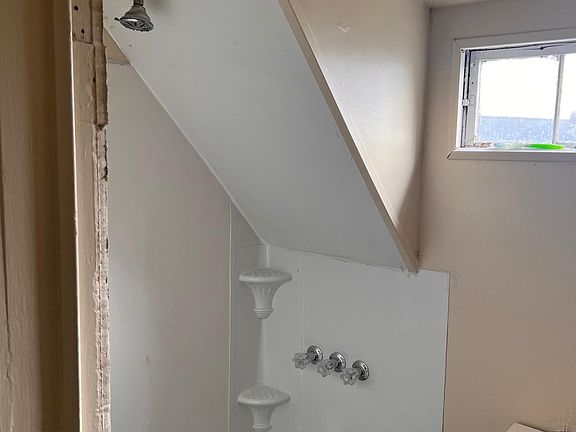 5th image of 605 Pine Ave #3