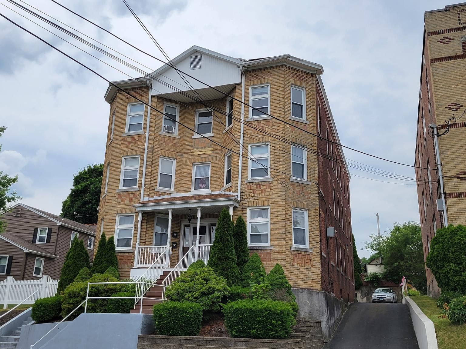 226 Grove St APT 3N, New Britain, CT 06053 | Zillow