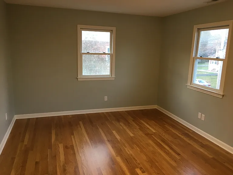 209 Hunyadi Ave — Photo 20